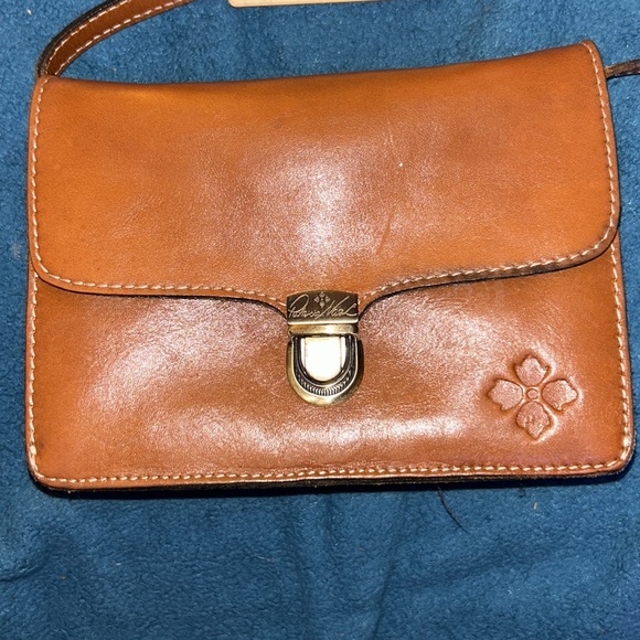 Vintage Rare Find Patricia Nash Tan Leather purse. Style #P57801 - Picture 2 of 14